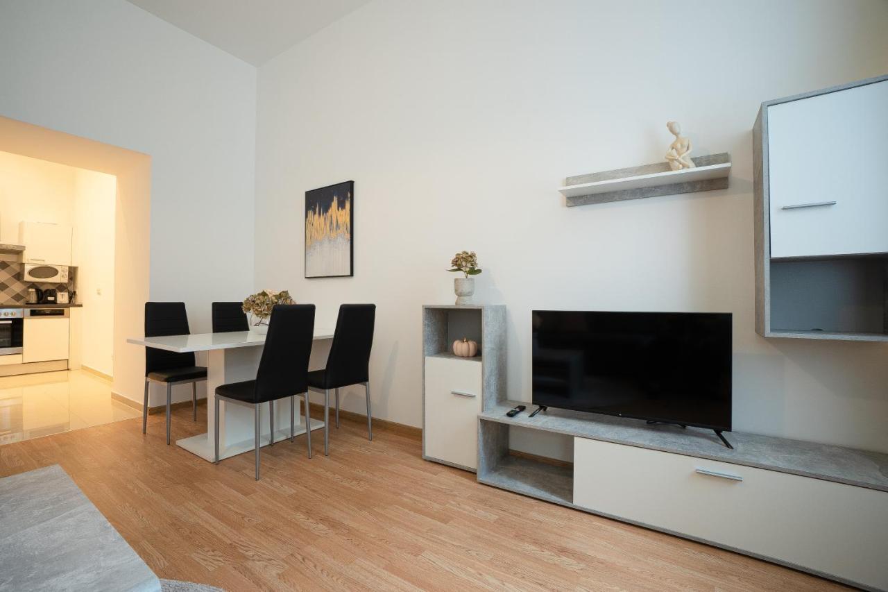 Apartment In The Central Area. 5 Minute'S Walk To The Danube. Vienna Luaran gambar